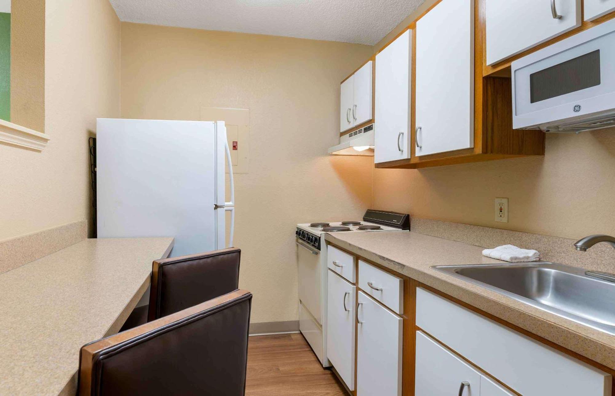 Extended Stay America Suites - Raleigh - Cary - Harrison Ave Exteriör bild