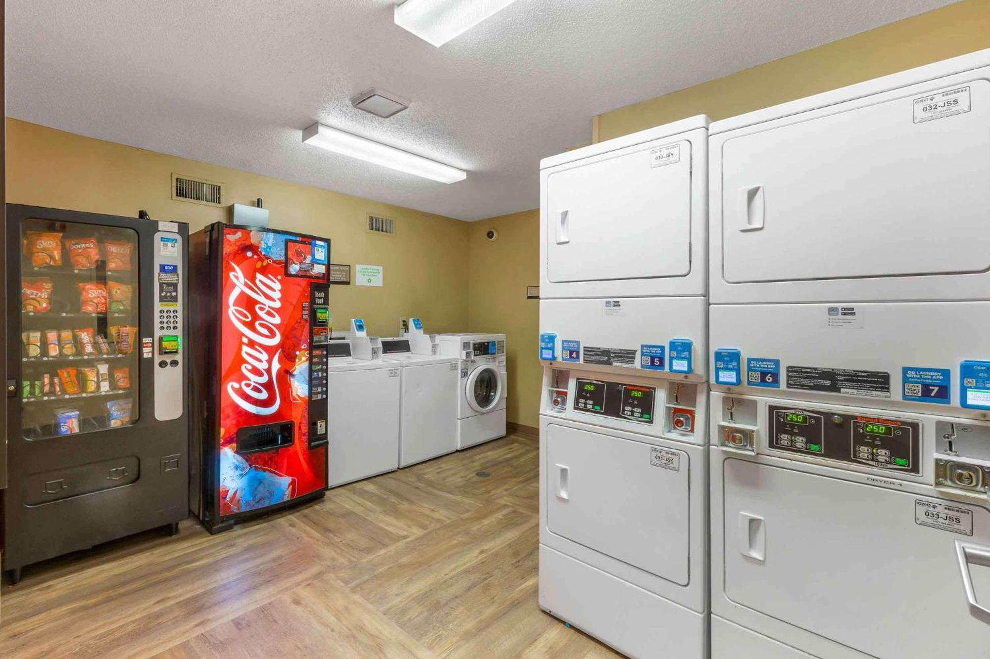 Extended Stay America Suites - Raleigh - Cary - Harrison Ave Exteriör bild