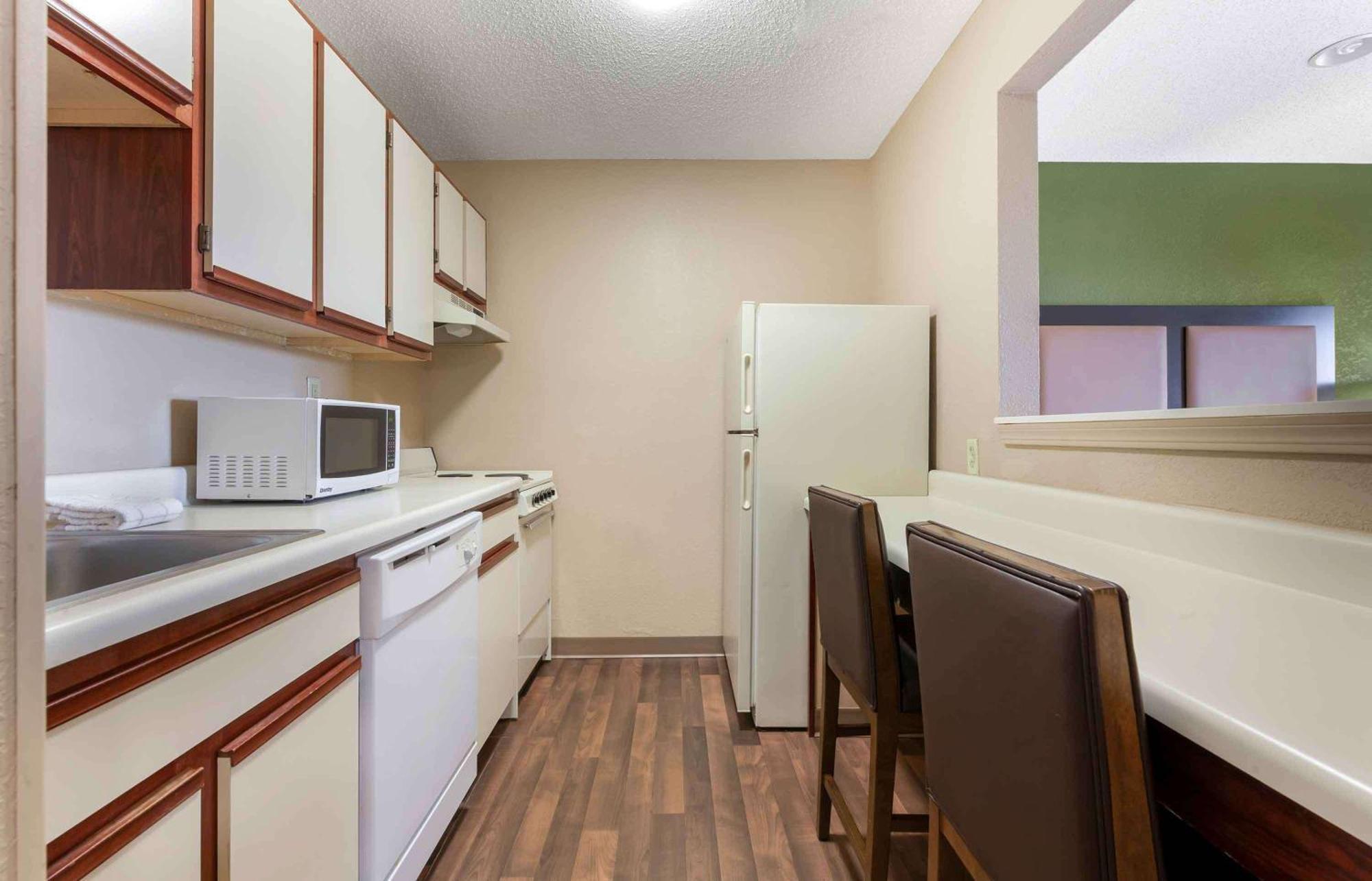 Extended Stay America Suites - Raleigh - Cary - Harrison Ave Exteriör bild