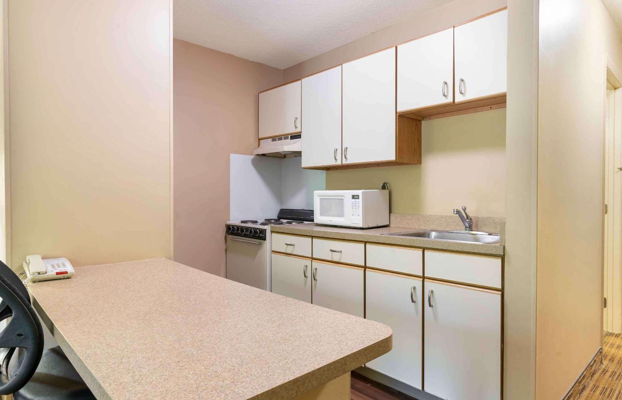 Extended Stay America Suites - Raleigh - Cary - Harrison Ave Exteriör bild